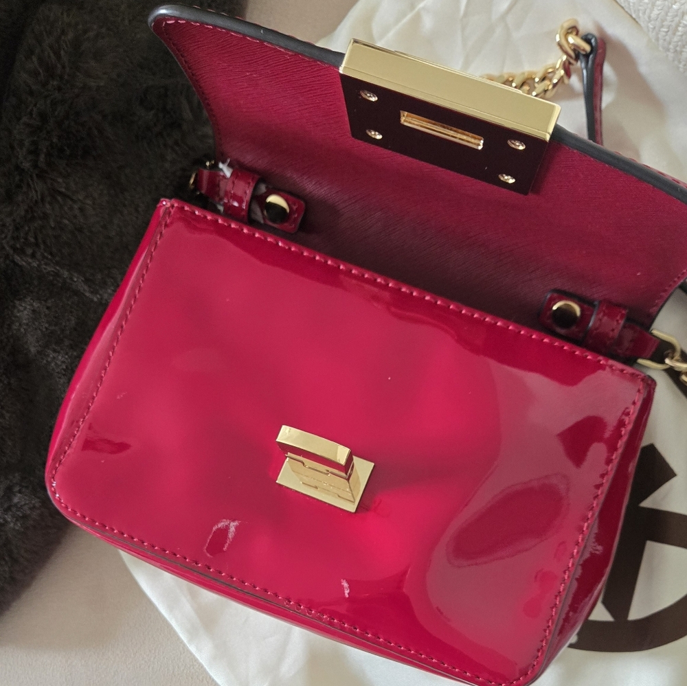 💫Michael Kors: "Tina" Patent- Leather Clutch Crossbody - Picture 4 of 11